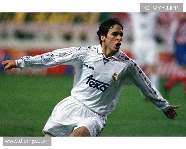 足球明星劳尔独特腿型揭秘与运动表现的关系分析